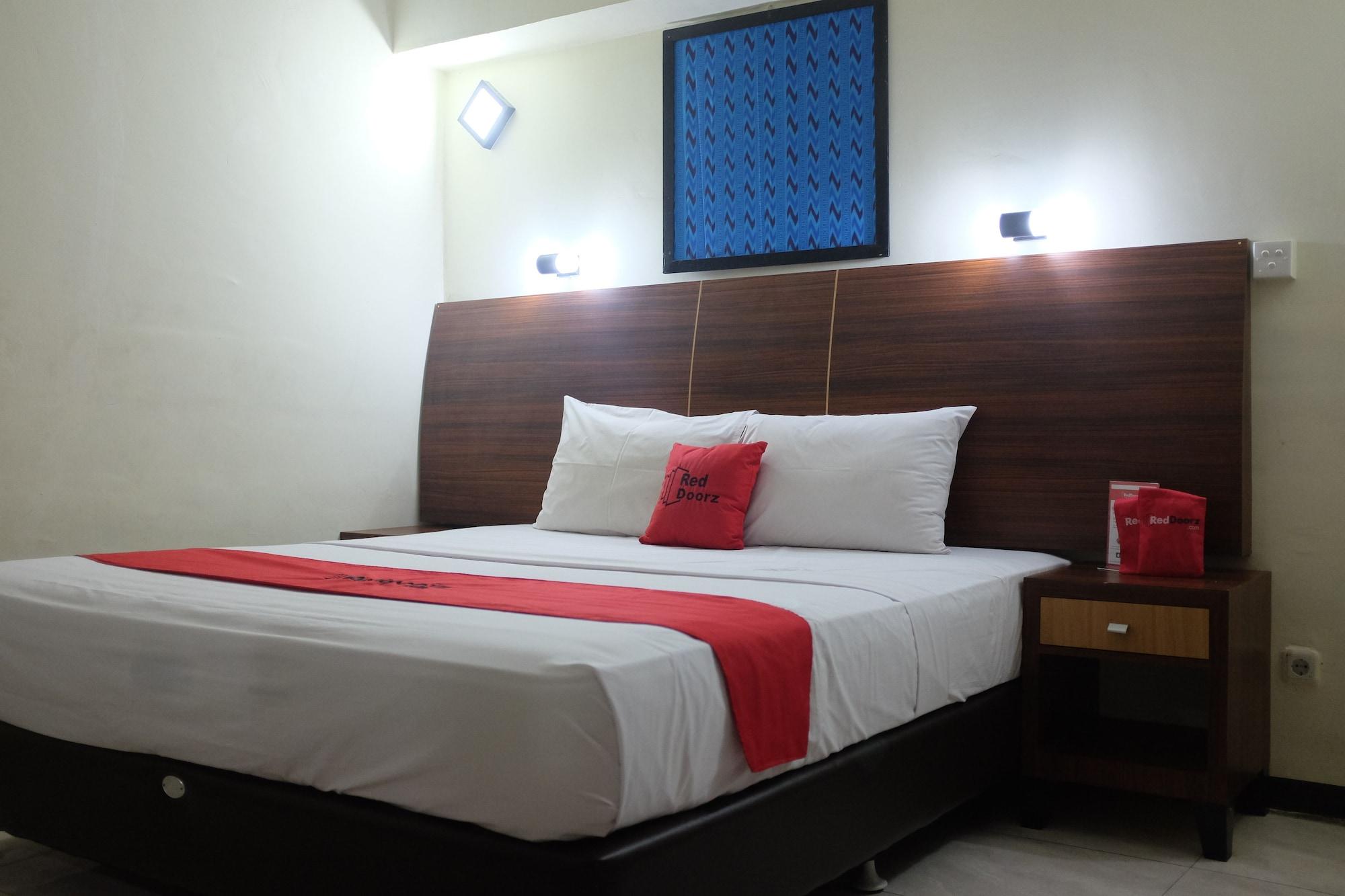 Reddoorz Plus Near Senen Jakarta Exterior photo