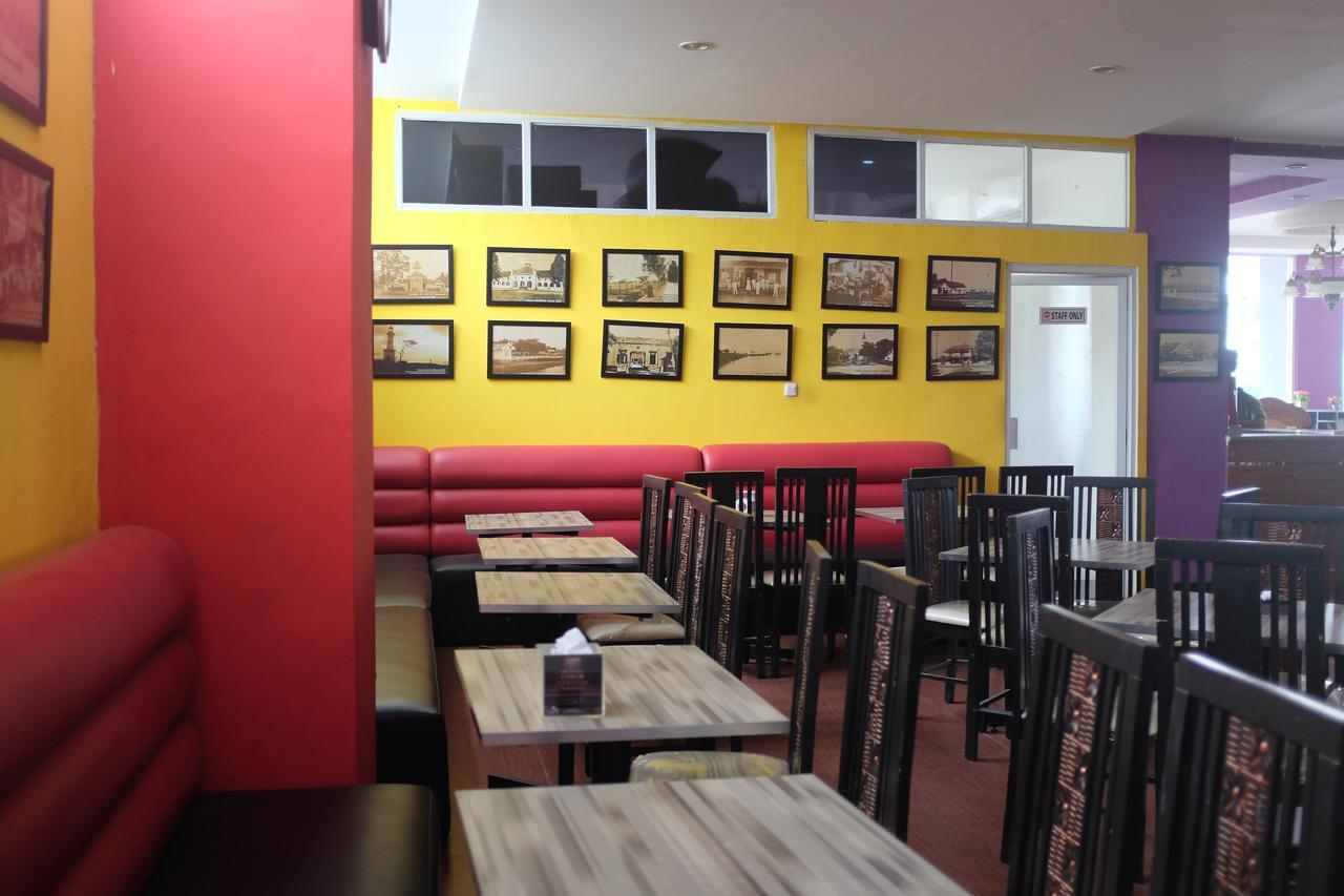 Reddoorz Plus Near Senen Jakarta Exterior photo