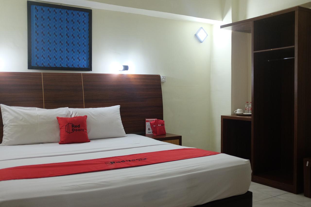 Reddoorz Plus Near Senen Jakarta Exterior photo